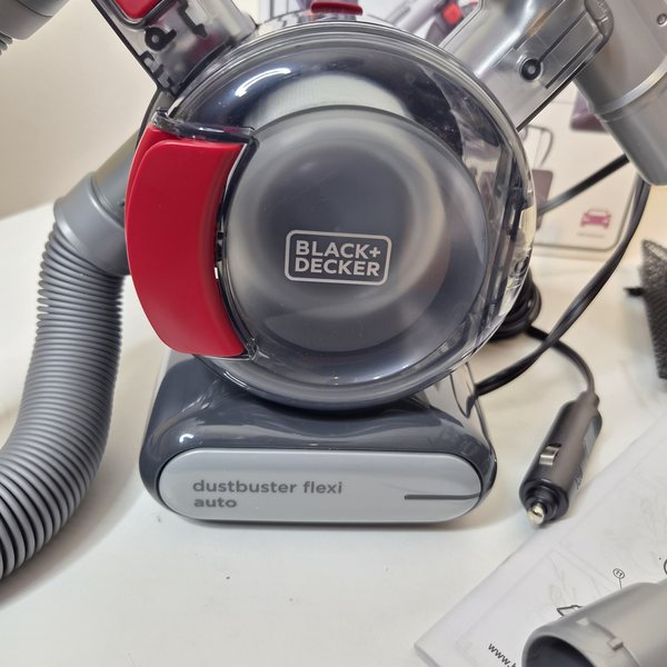 Das Gerät von vorn, mit dem Schriftzug dustbuster flexi auto.