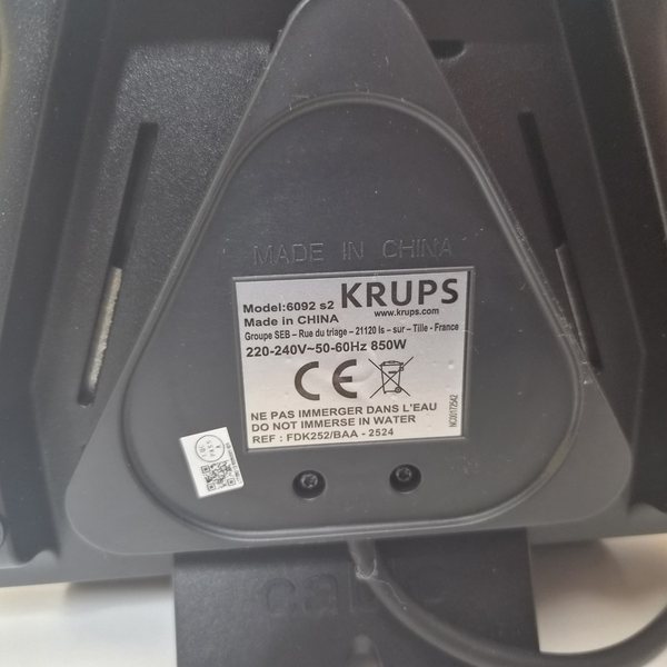 Typenschild: Model 6092 s2, REF FDK252/BAA, 220–240 V, 50–60 Hz, 850 W, Groupe SEB, Is-sur-Tille.