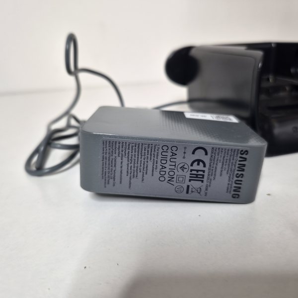 Typenschild des Netzteils: A3020E_RPN, Ausgang 25,85 V, 1,2 A, 30 W.