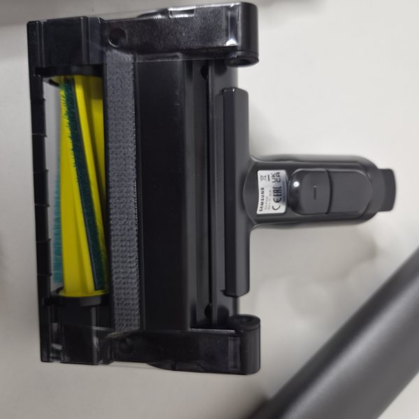 Unterseite des Pet Tool mit der Walze.
