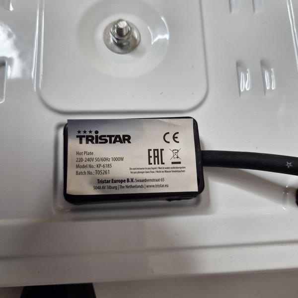 Typenschild der zweiten Platte mit der Chargennummer T05261.